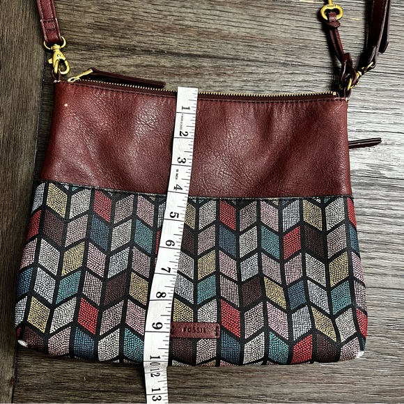 Fossil Fiona Geometric Multi Color Shapes Crossbody - Picture 14 of 17